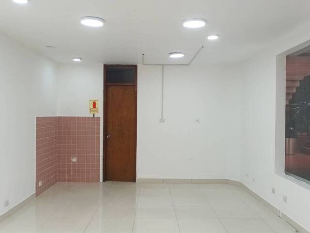 Salón Comercial para Alquiler en Lima - 4